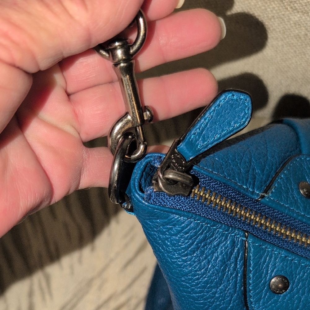 Coach Mickie Satchel In Blue Pebble Leather 2 Ways To Carry - Picture 5 of 16